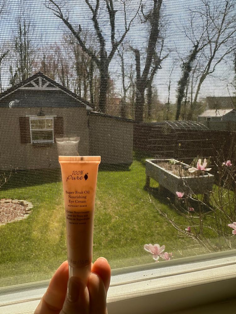 Super Fruit Oil Nourishing Eye Cream - Customer Photo From Elizabeth Souto